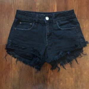 Black hi-rise festival jean shorts